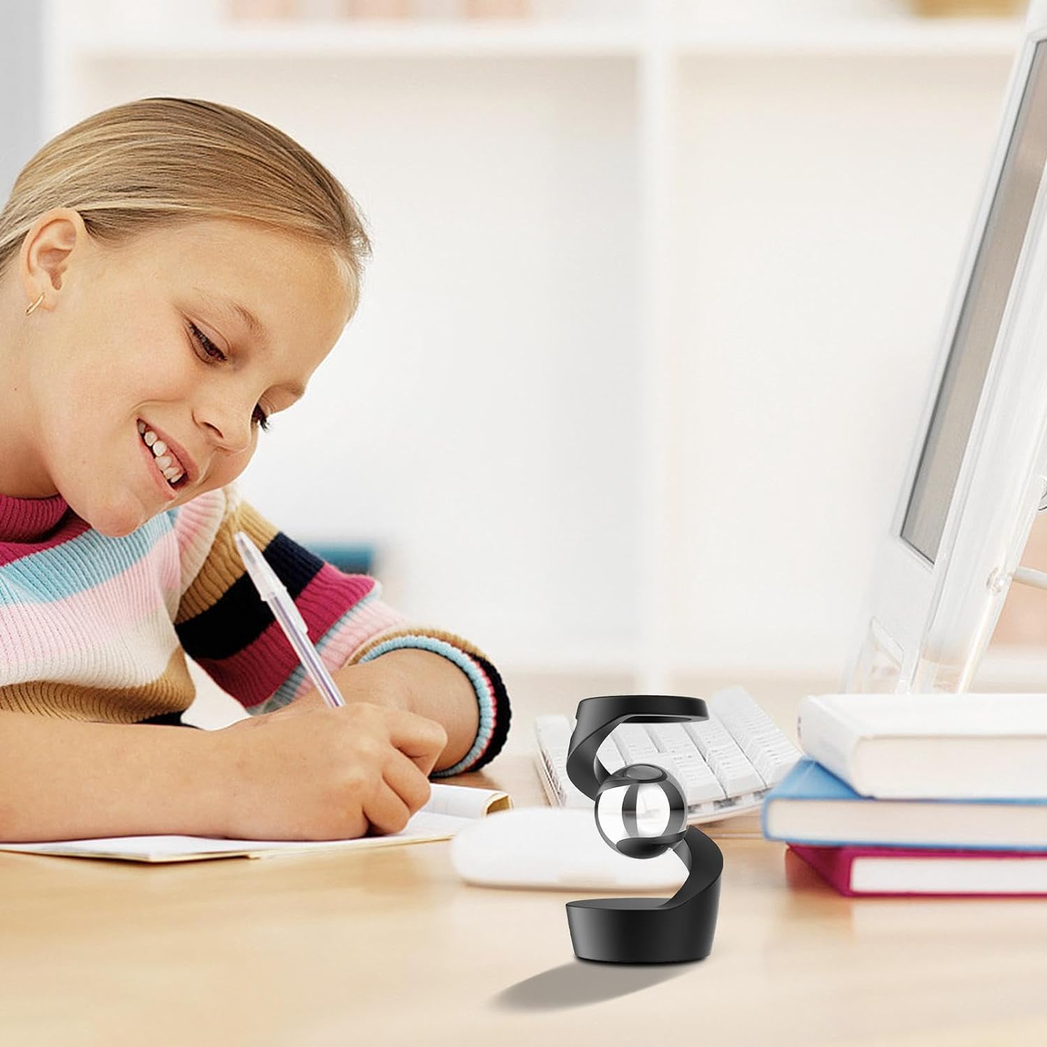 Laatste Dag 50% Korting!🔥I FloatMotion™ – Zwevend Kinetisch Bureauspeeltje